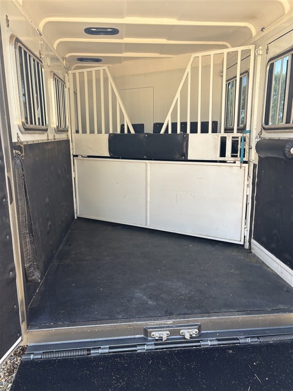 Trailer Photo 15