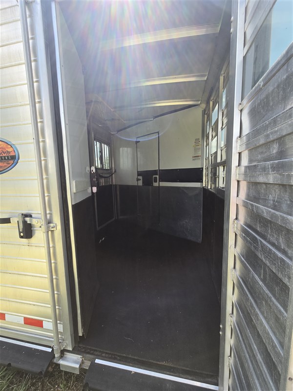 Trailer Photo 15