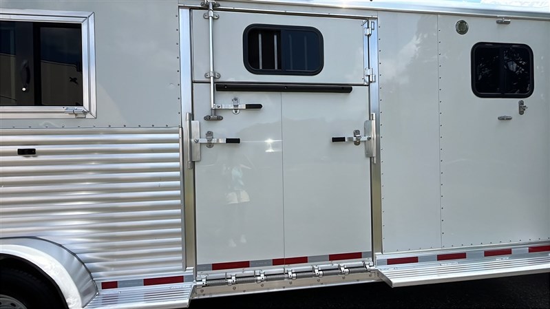 Trailer Photo 17