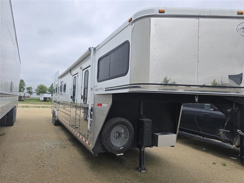Trailer Photo 2