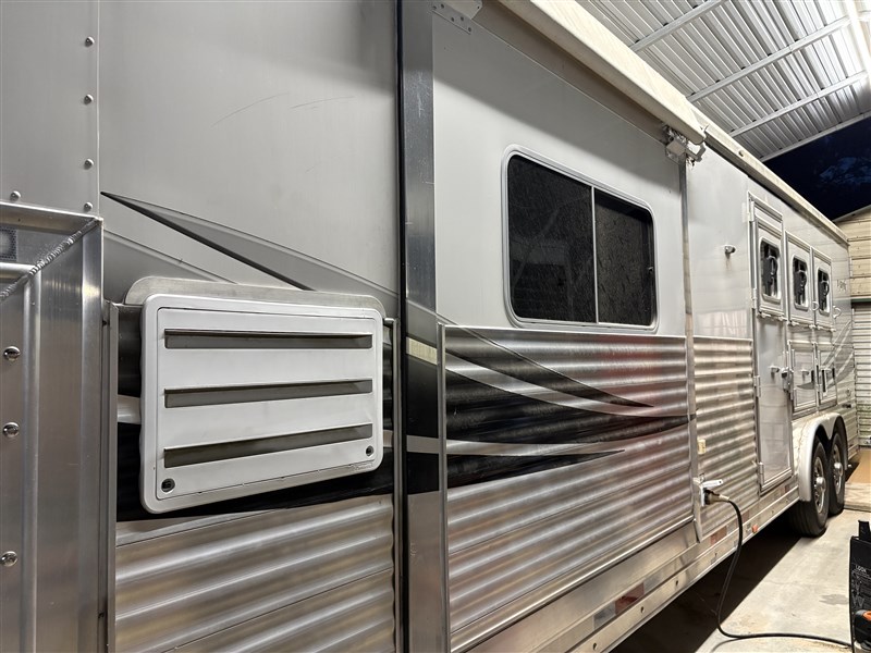 Trailer Photo 16