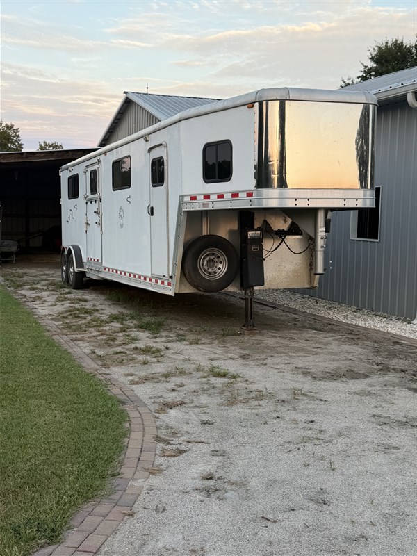 Trailer Photo 2