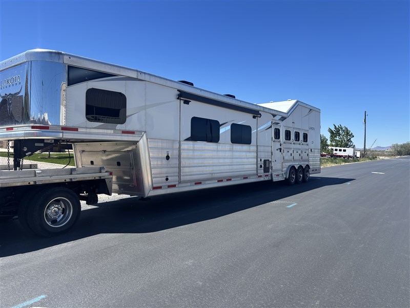 Trailer Photo 2