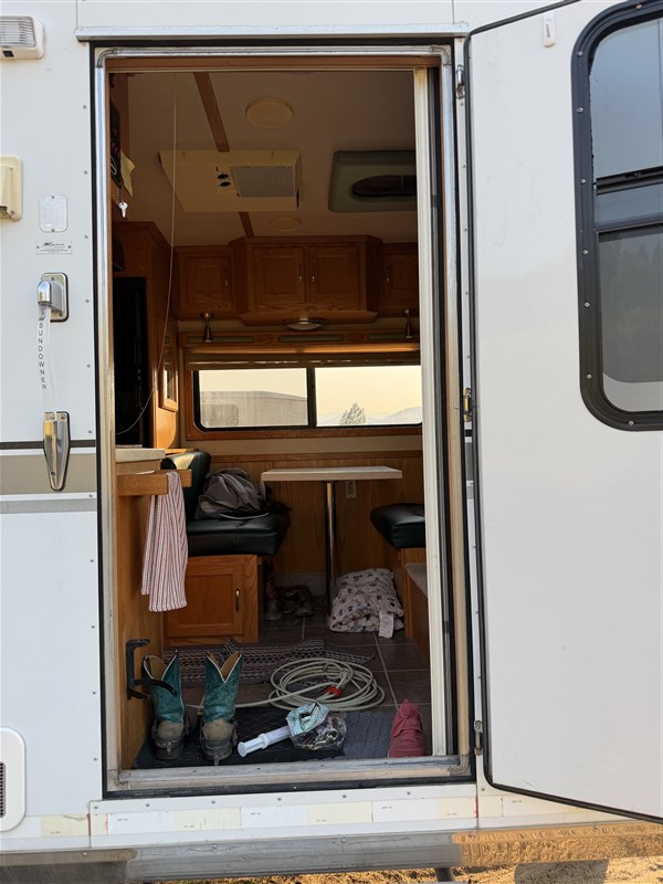 Trailer Photo 9