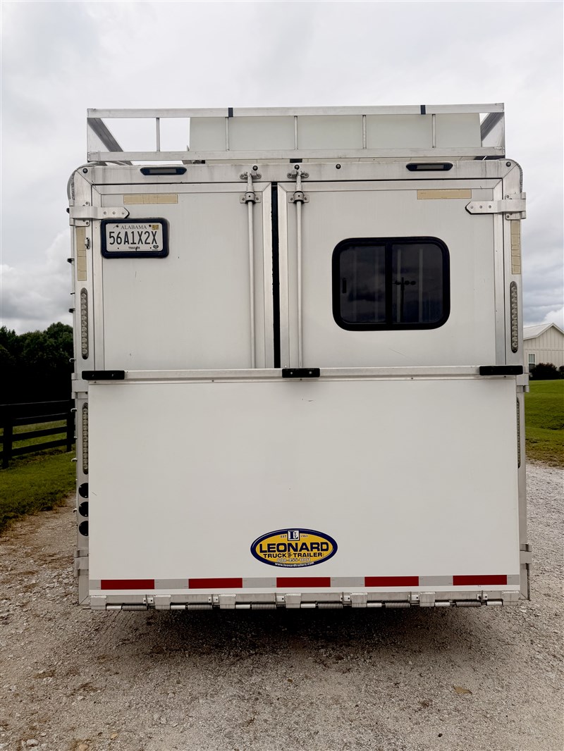Trailer Photo 4