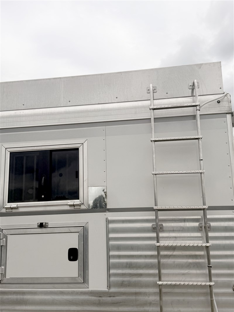 Trailer Photo 3