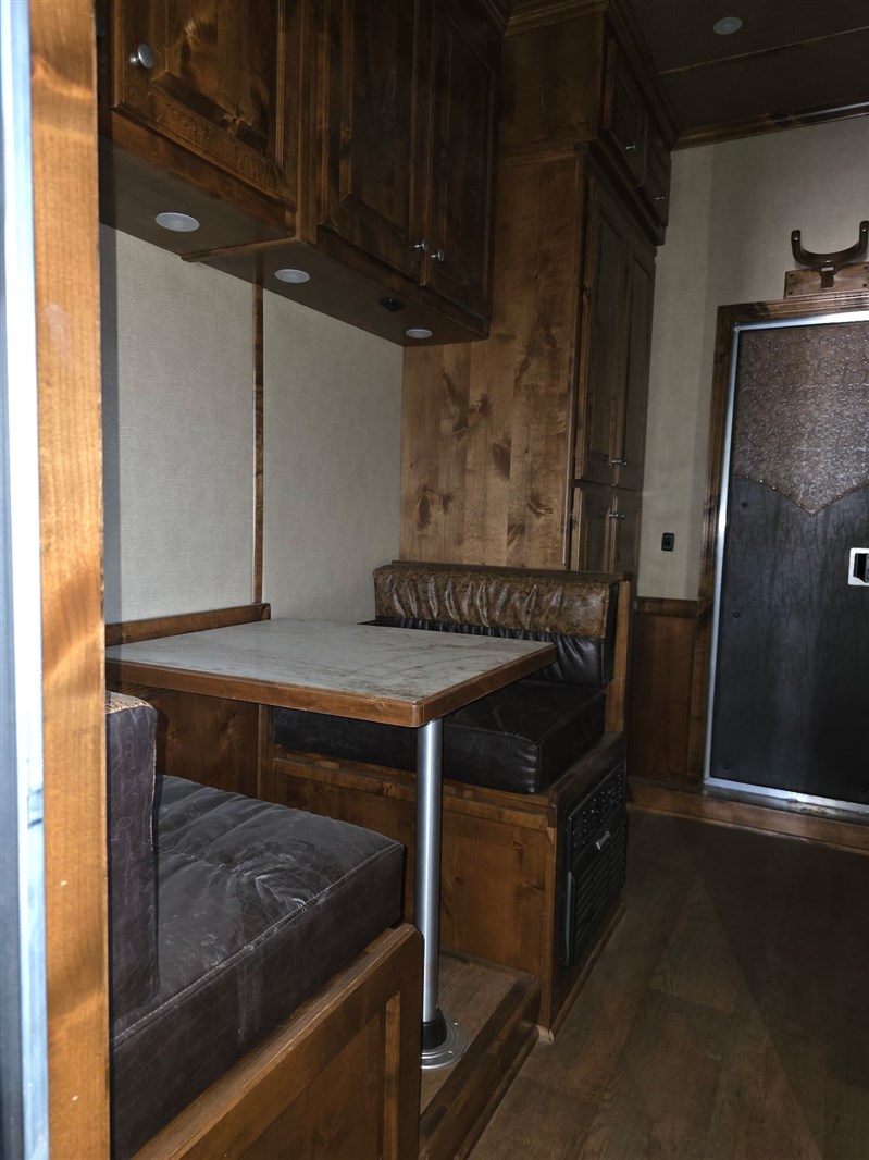 Trailer Photo 19