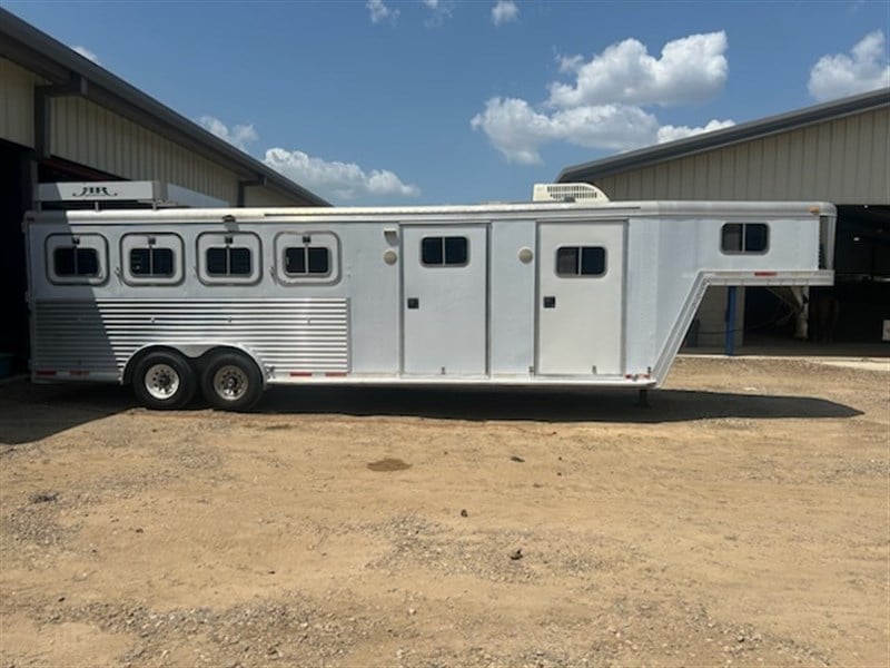 Trailer Photo 1