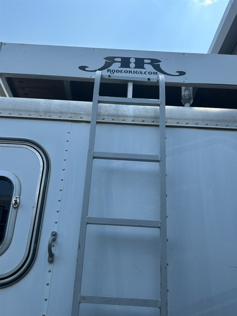 Trailer Photo 4