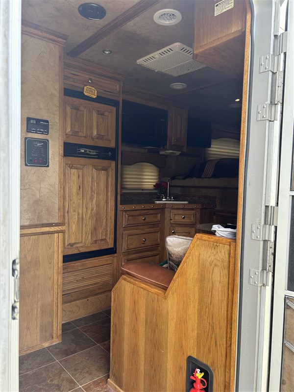 Trailer Photo 11