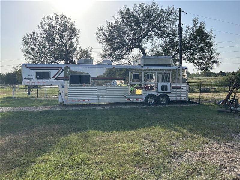 2004 4 Star 3 horse