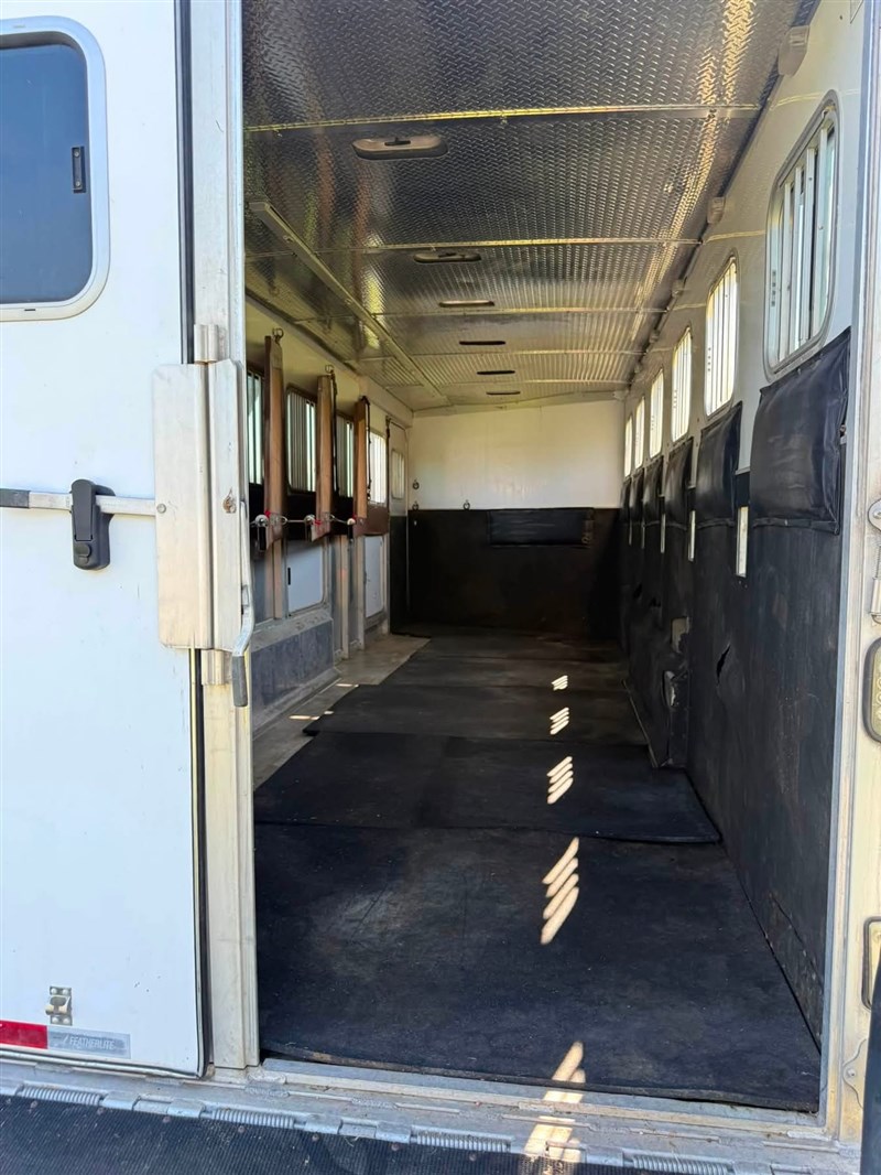 Trailer Photo 5