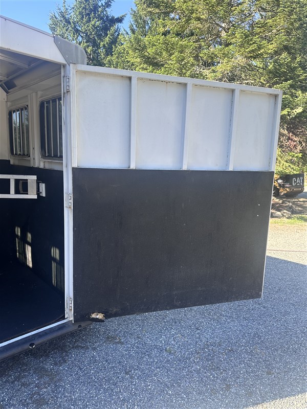Trailer Photo 15
