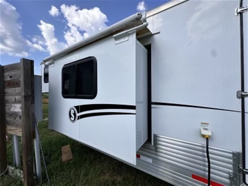 Trailer Photo 8