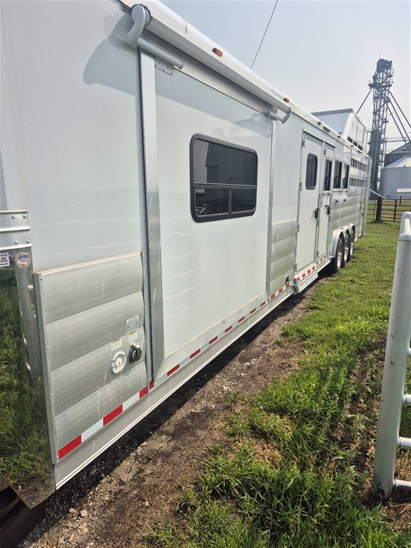 Trailer Photo 4