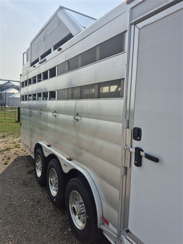 Trailer Photo 15