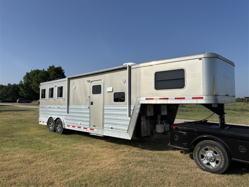 Trailer Photo 2