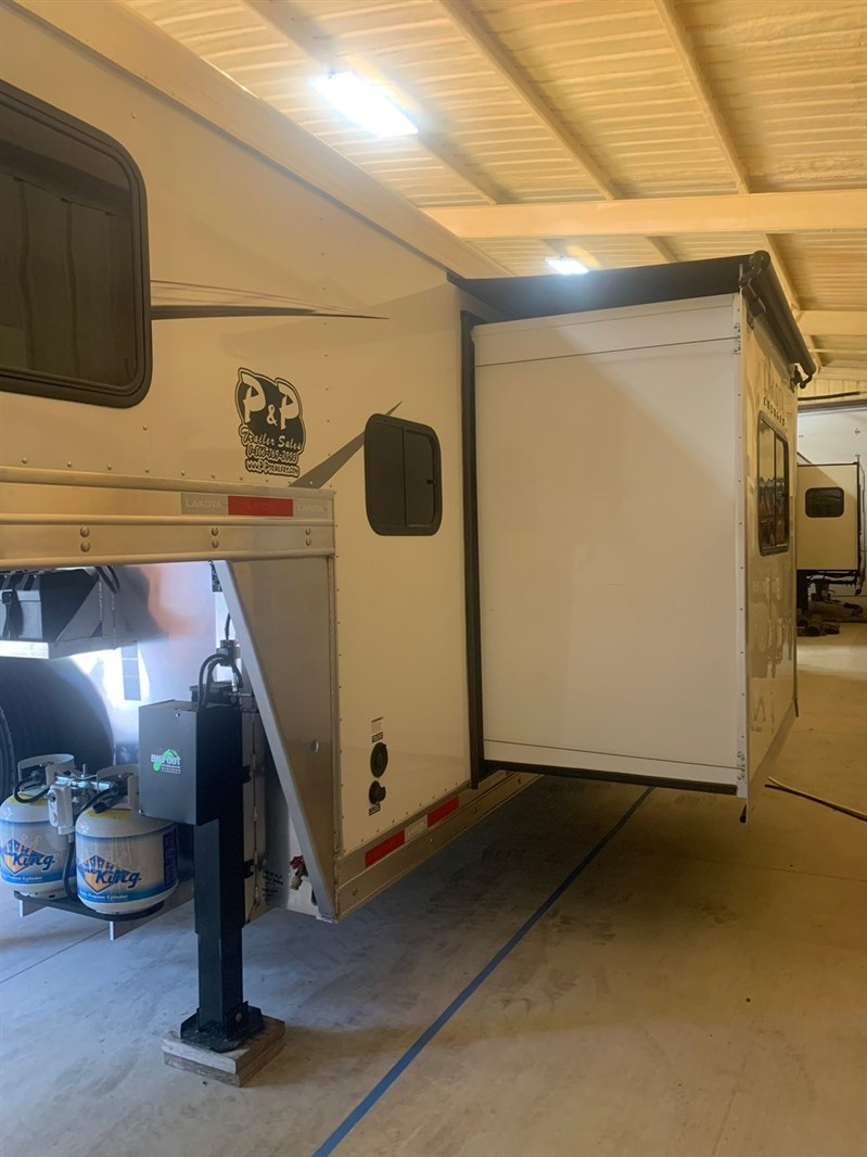 Trailer Photo 12