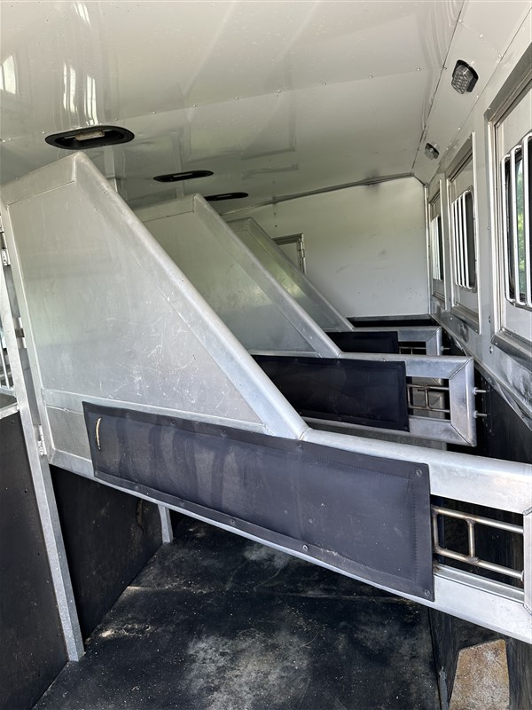 Trailer Photo 17