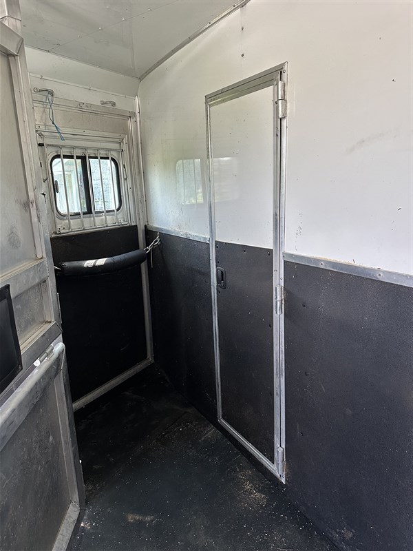 Trailer Photo 18