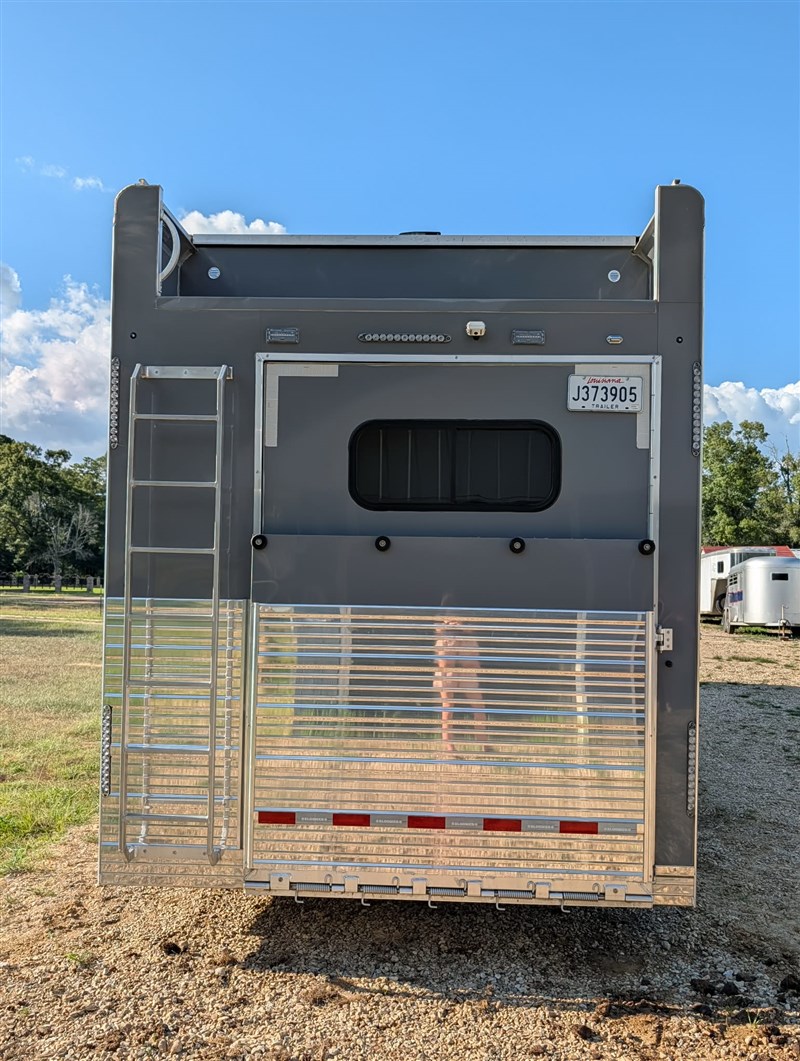 Trailer Photo 17
