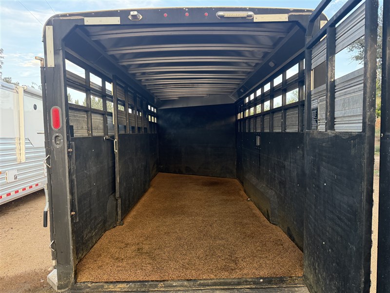 Trailer Photo 12