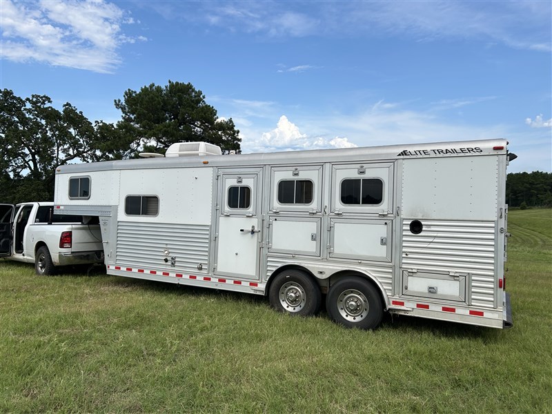 Trailer Photo 2