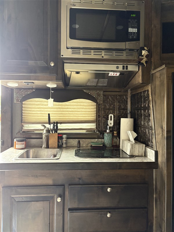 Trailer Photo 9