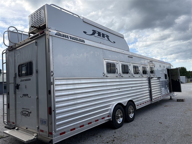 Trailer Photo 2