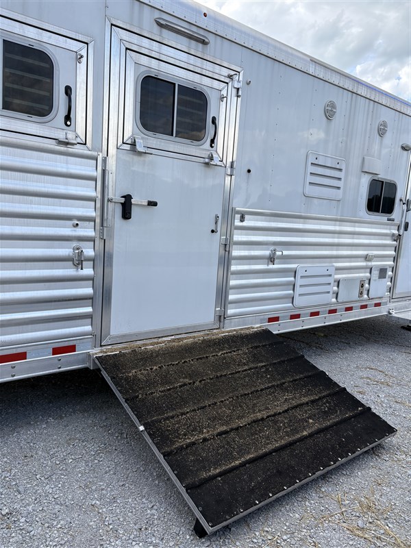 Trailer Photo 7