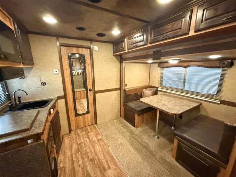 Trailer Photo 25