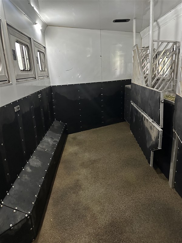 Trailer Photo 18