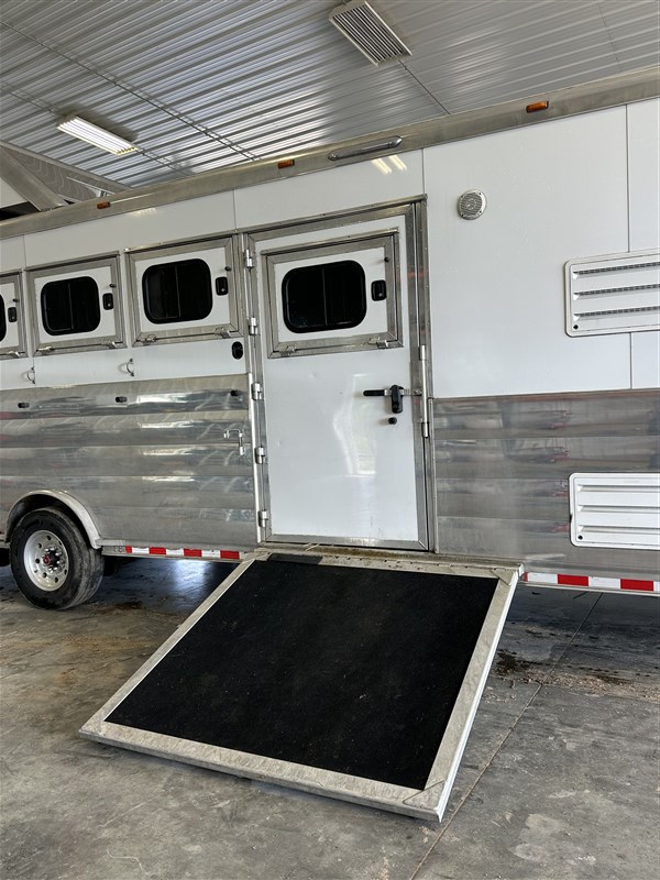 Trailer Photo 19