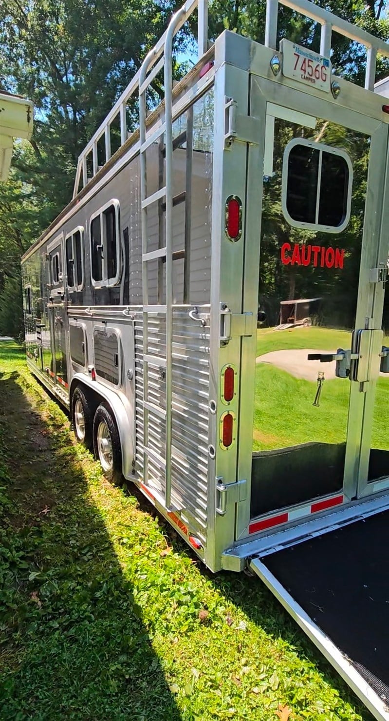 Trailer Photo 4