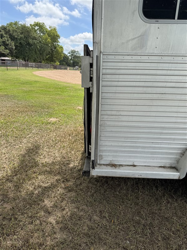 Trailer Photo 3