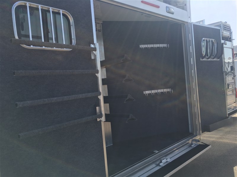 Trailer Photo 4