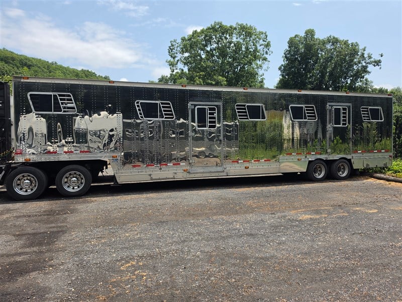 Trailer Photo 1