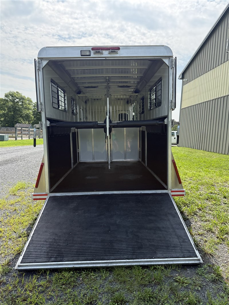 Trailer Photo 17