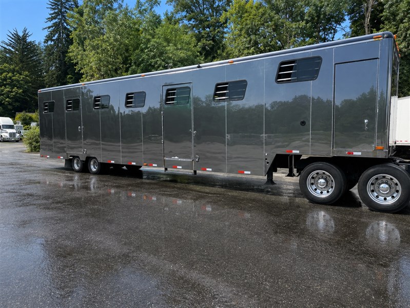 2000 Grand Prix Horse Van