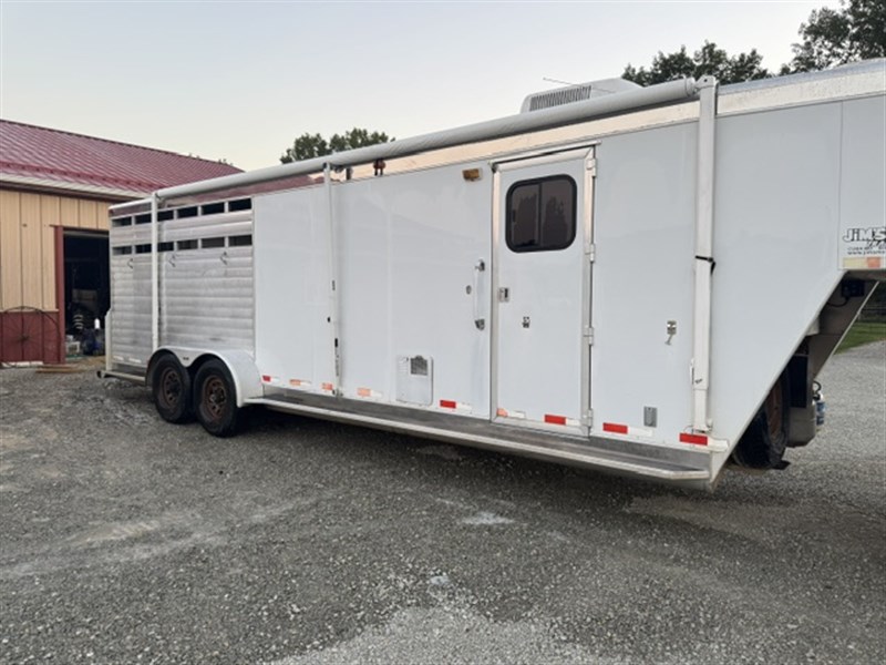 Trailer Photo 2