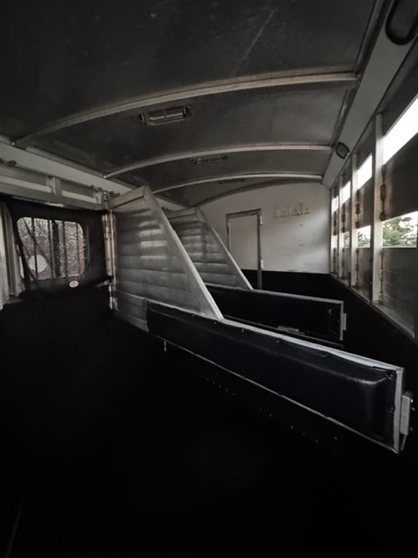 Trailer Photo 13