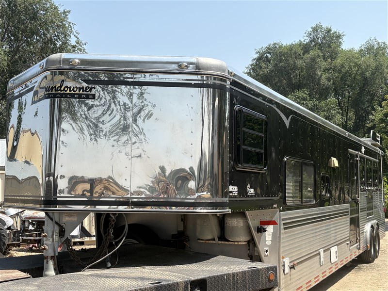Trailer Photo 2