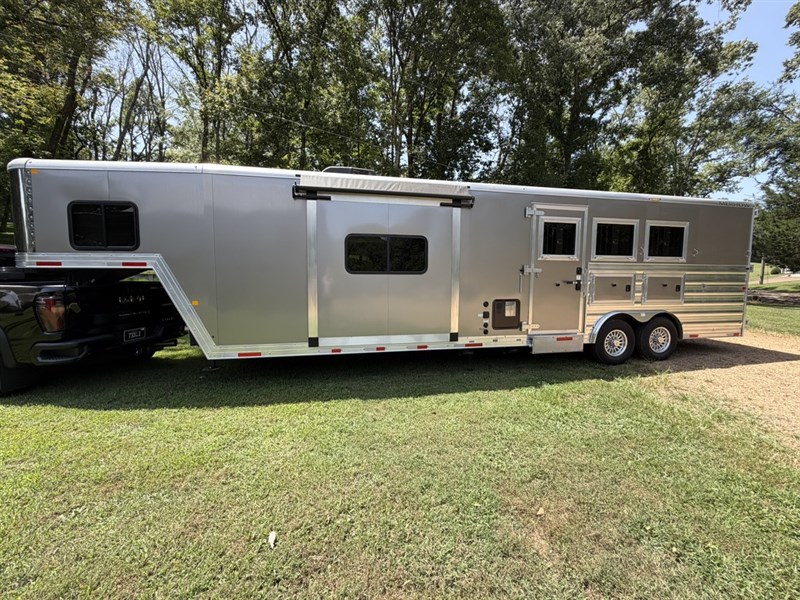 Trailer Photo 2