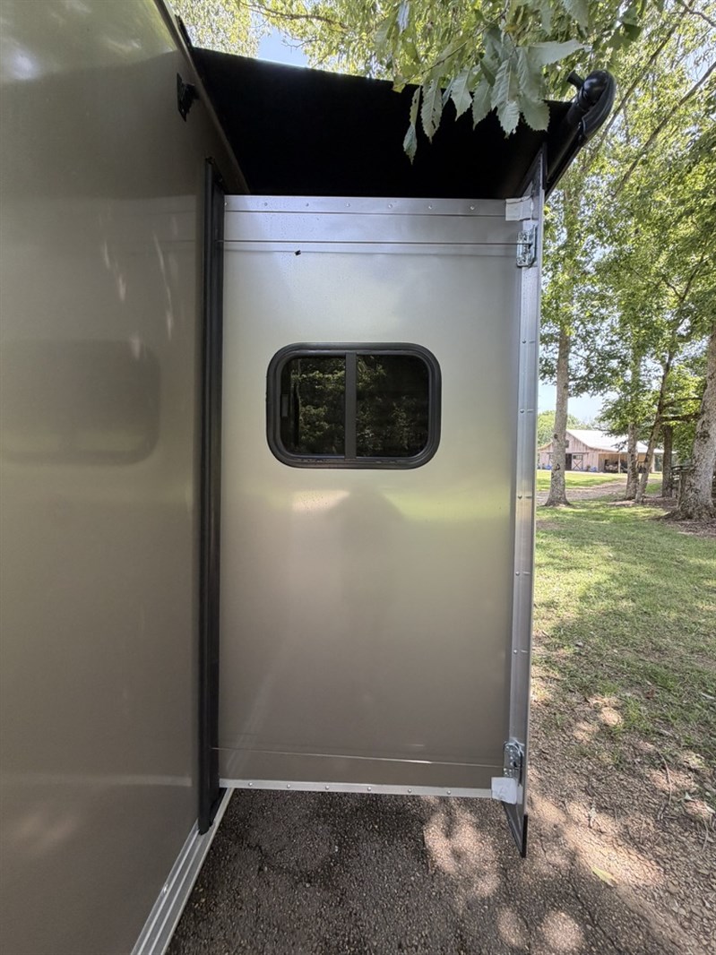Trailer Photo 22