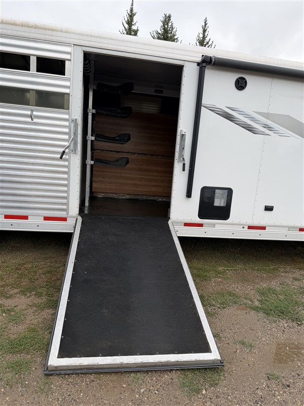 Trailer Photo 6