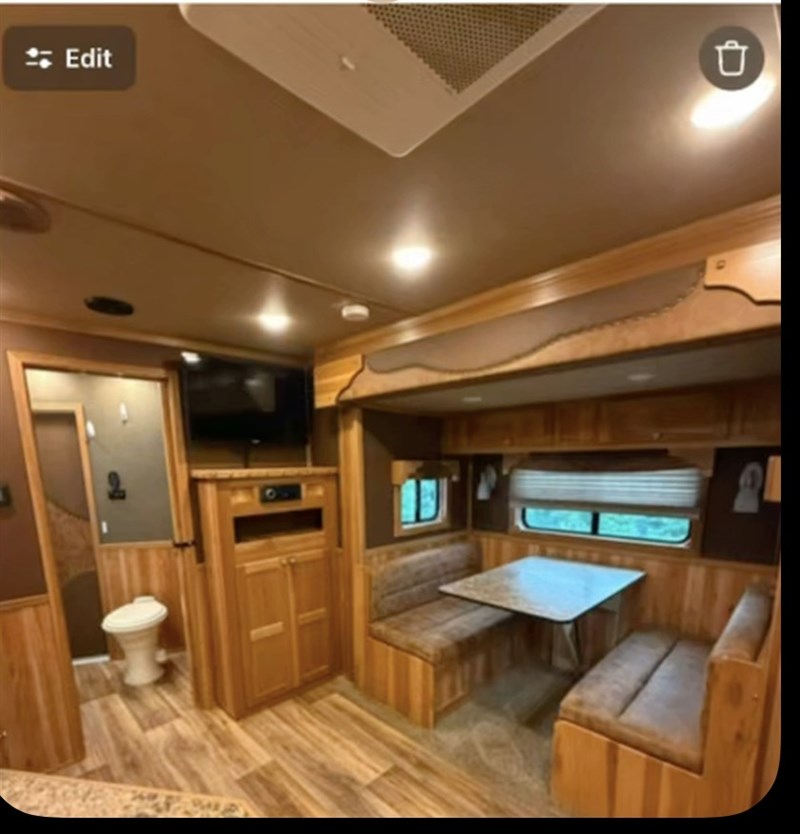 Trailer Photo 18