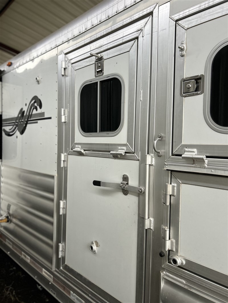 Trailer Photo 8