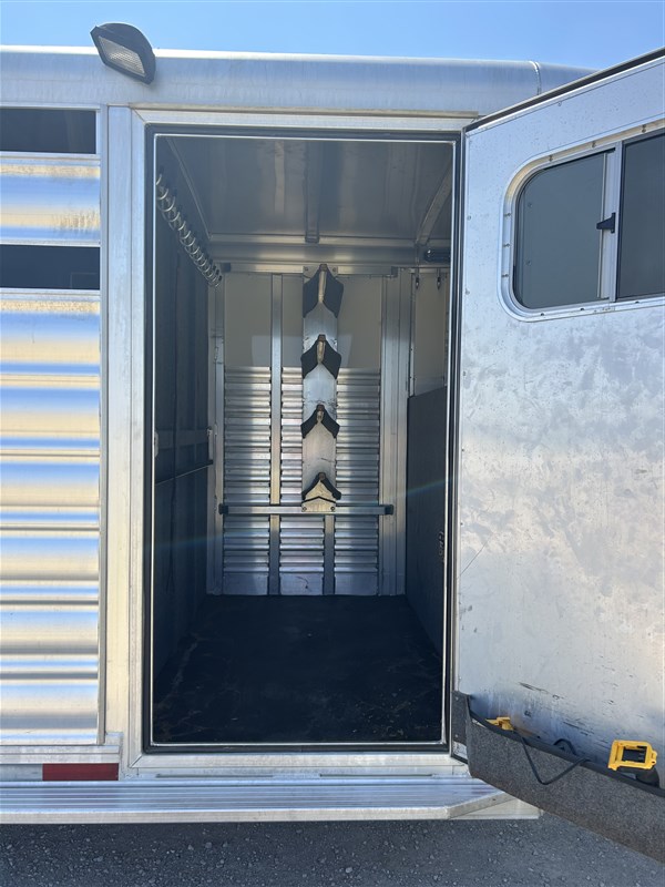 Trailer Photo 4