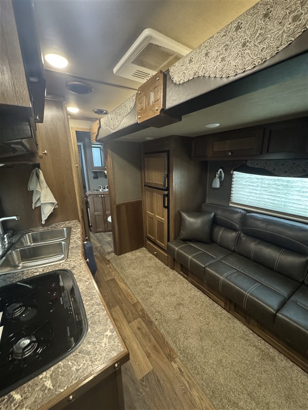 Trailer Photo 26