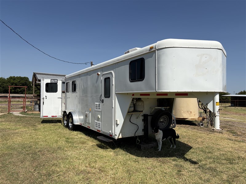 Trailer Photo 2